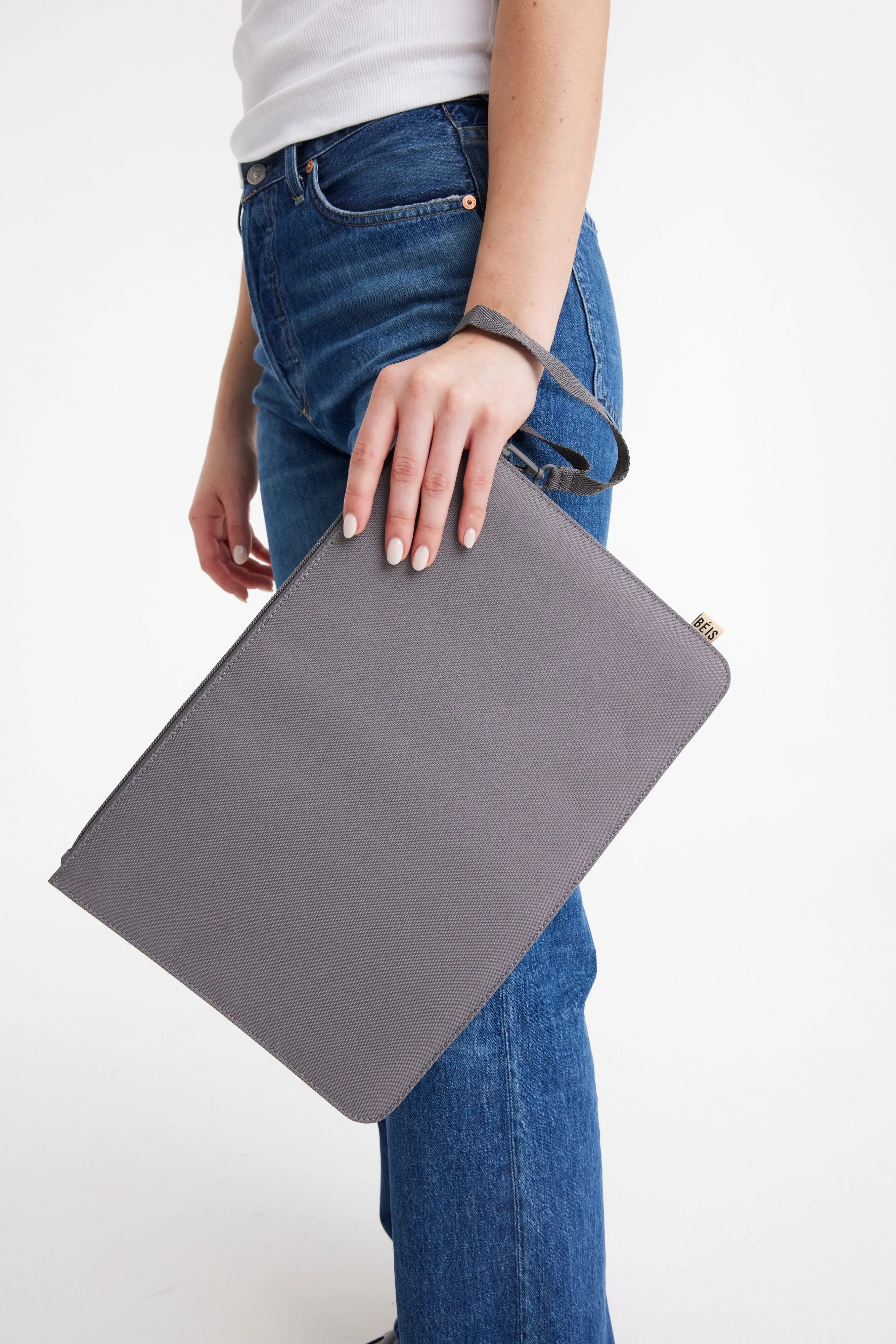 The BÉISics Laptop Pouch in Grey sold by Beis product image thumbnail 4