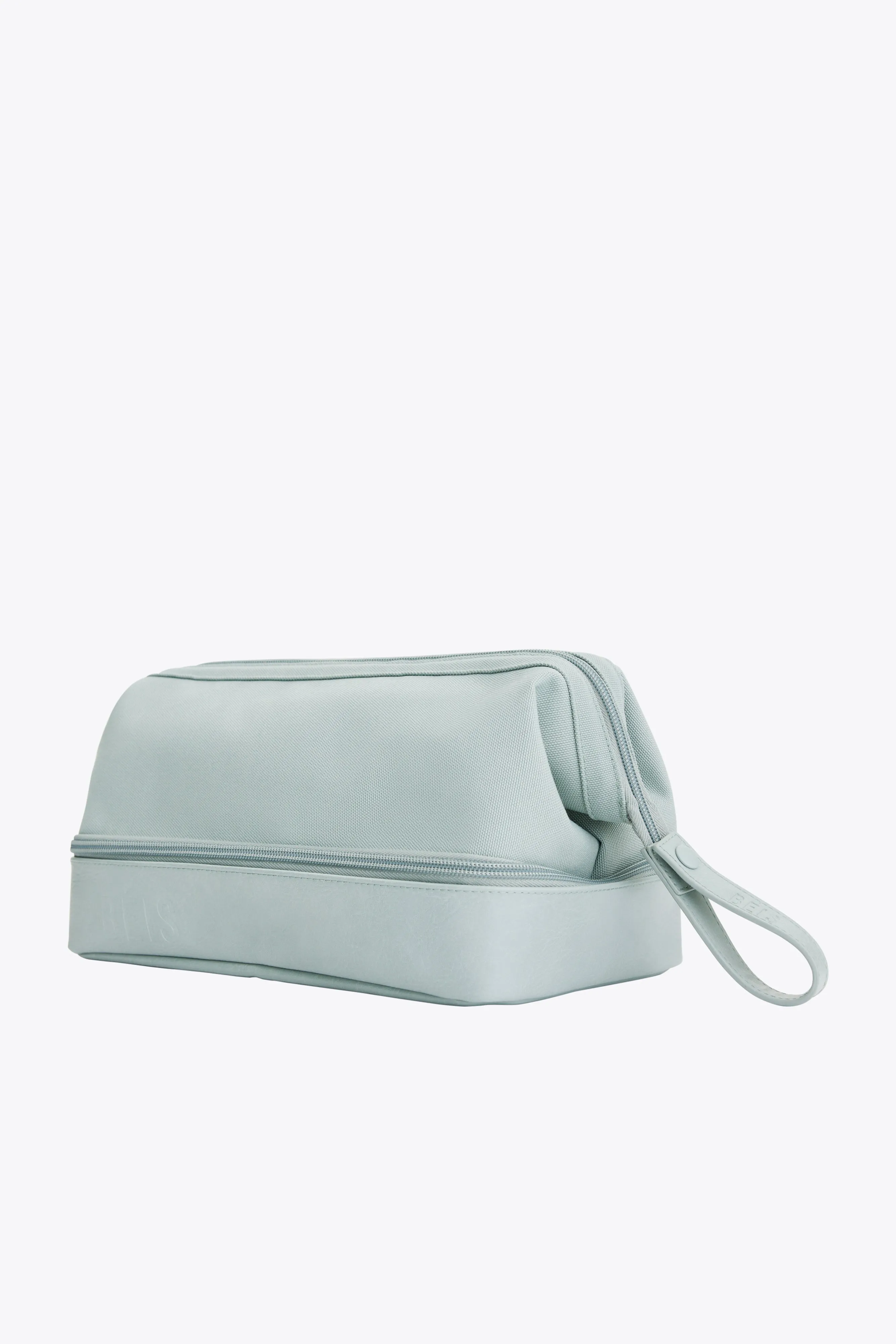 The Dopp Kit in Slate sold by Beis product image thumbnail 2