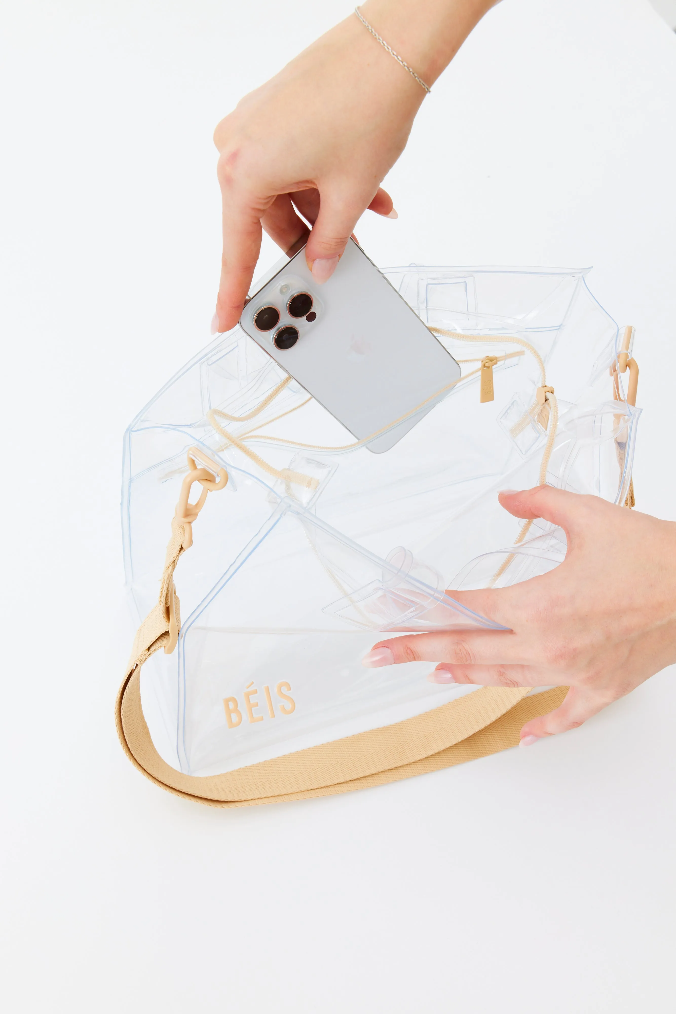 The Stadium Tote in Clear sold by Beis product image thumbnail 4