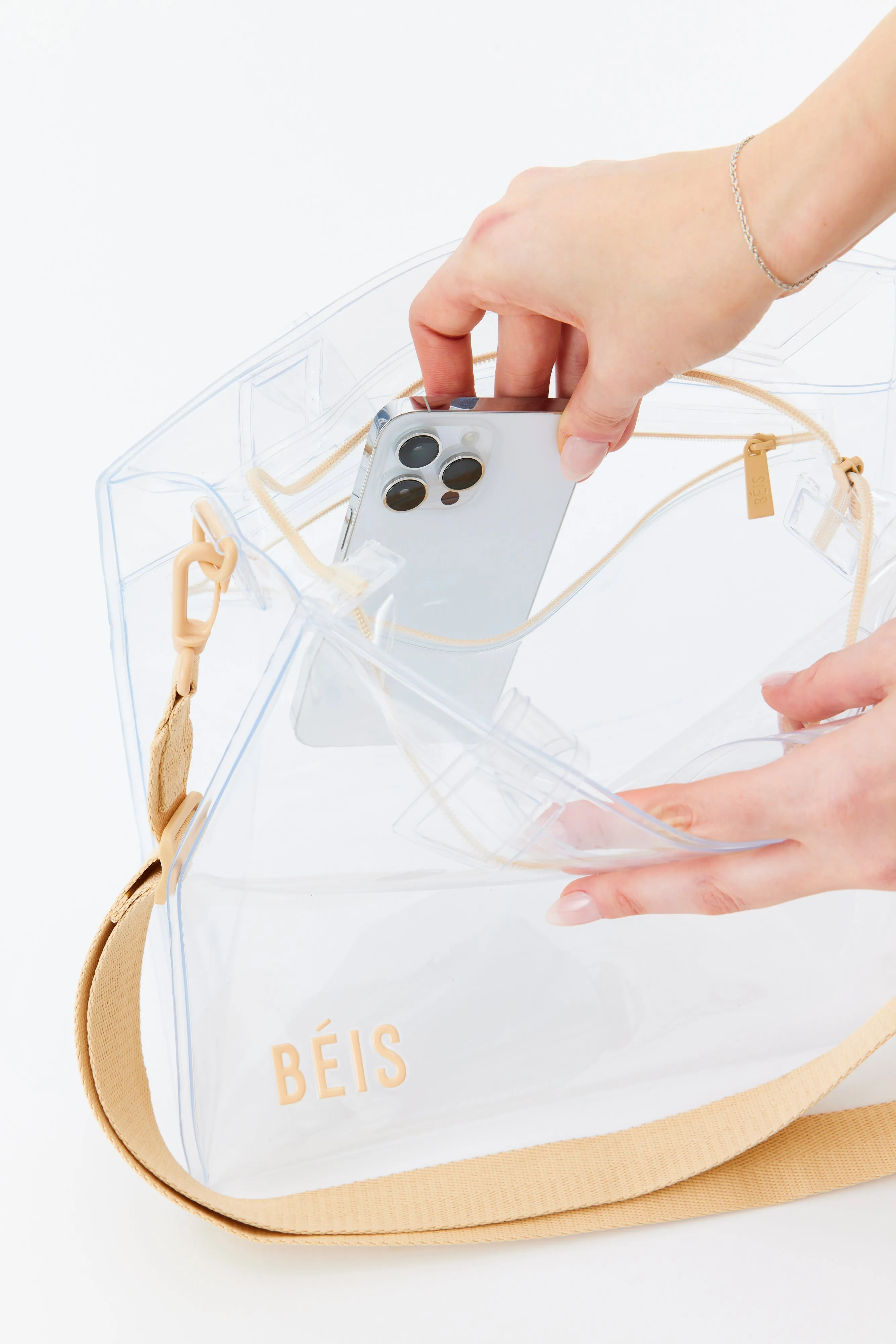 The Stadium Tote in Clear sold by Beis product image thumbnail 5