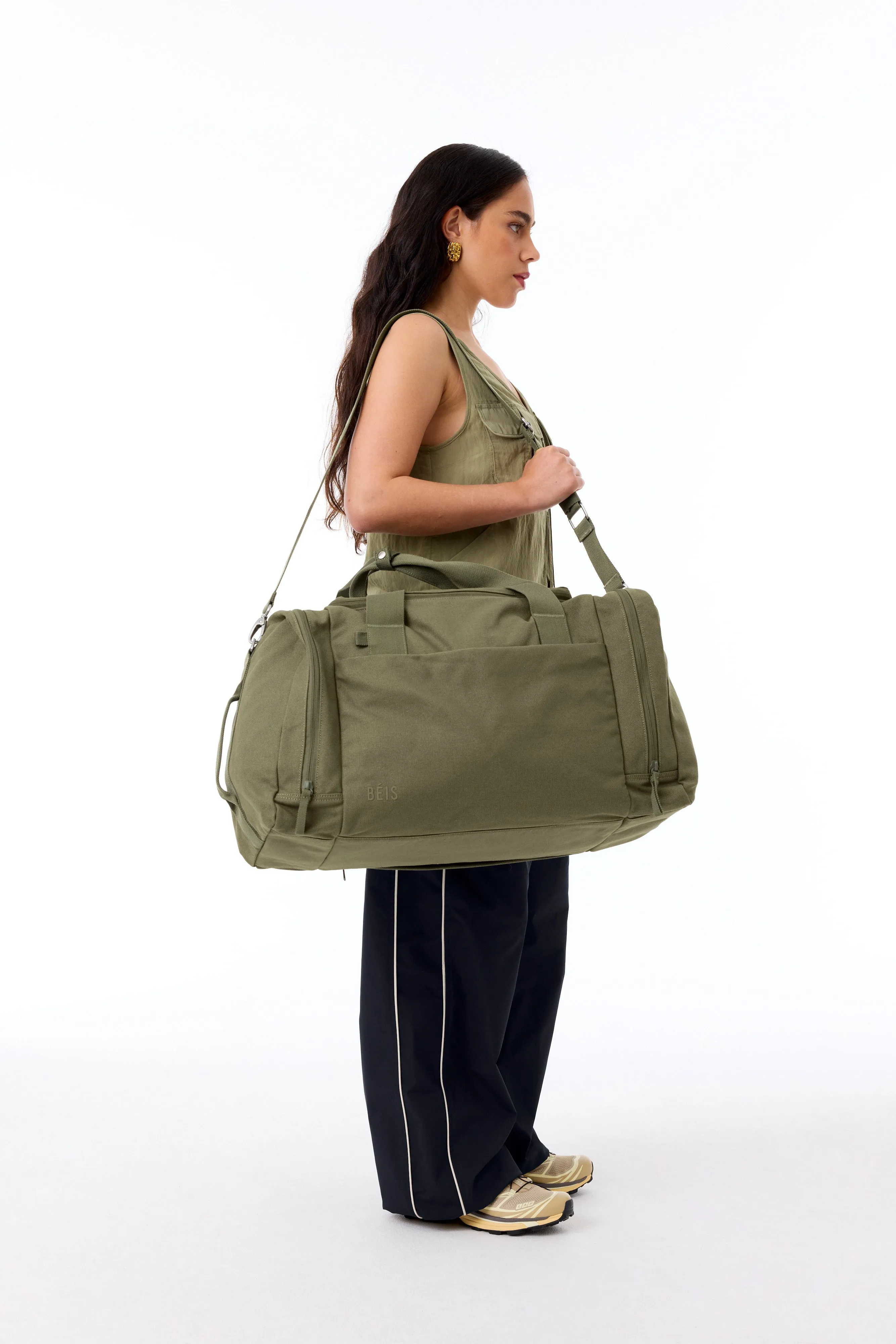The Utility Duffle in Olive sold by Beis product image thumbnail 4