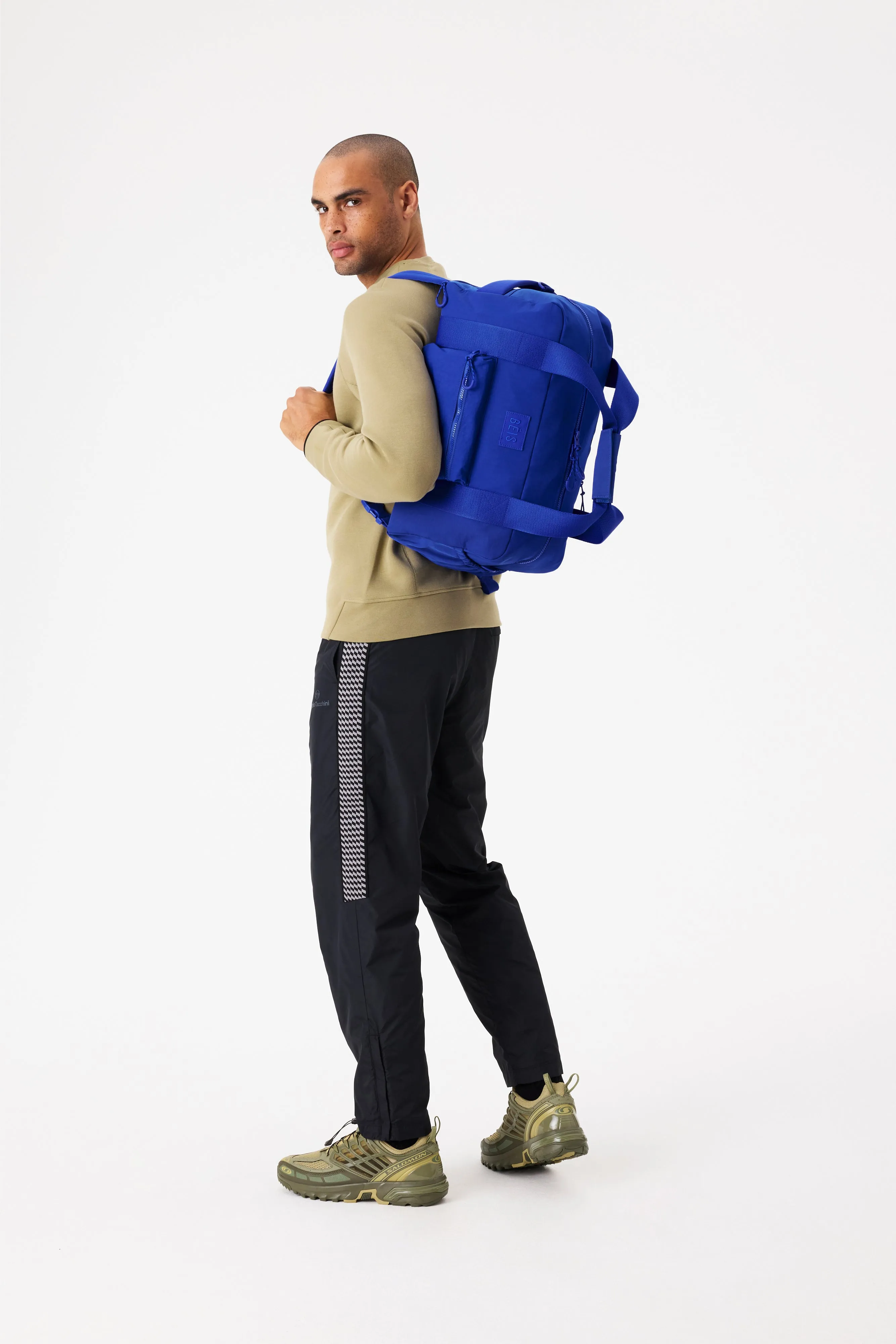 The Sport Duffle Backpack in Cobalt Blue sold by Beis product image thumbnail 4