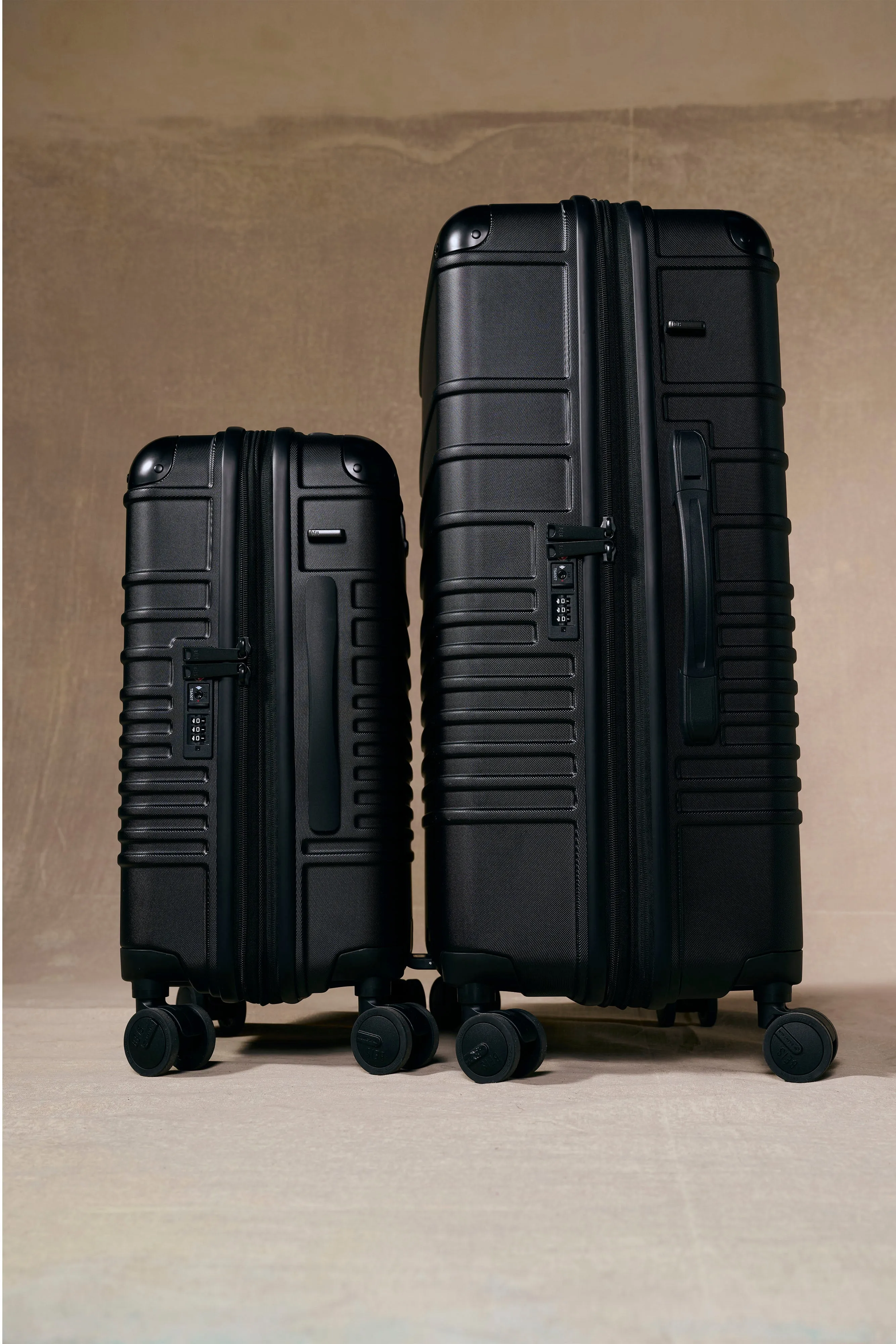 The Hybrid Luggage Set sold by Beis product image thumbnail 3