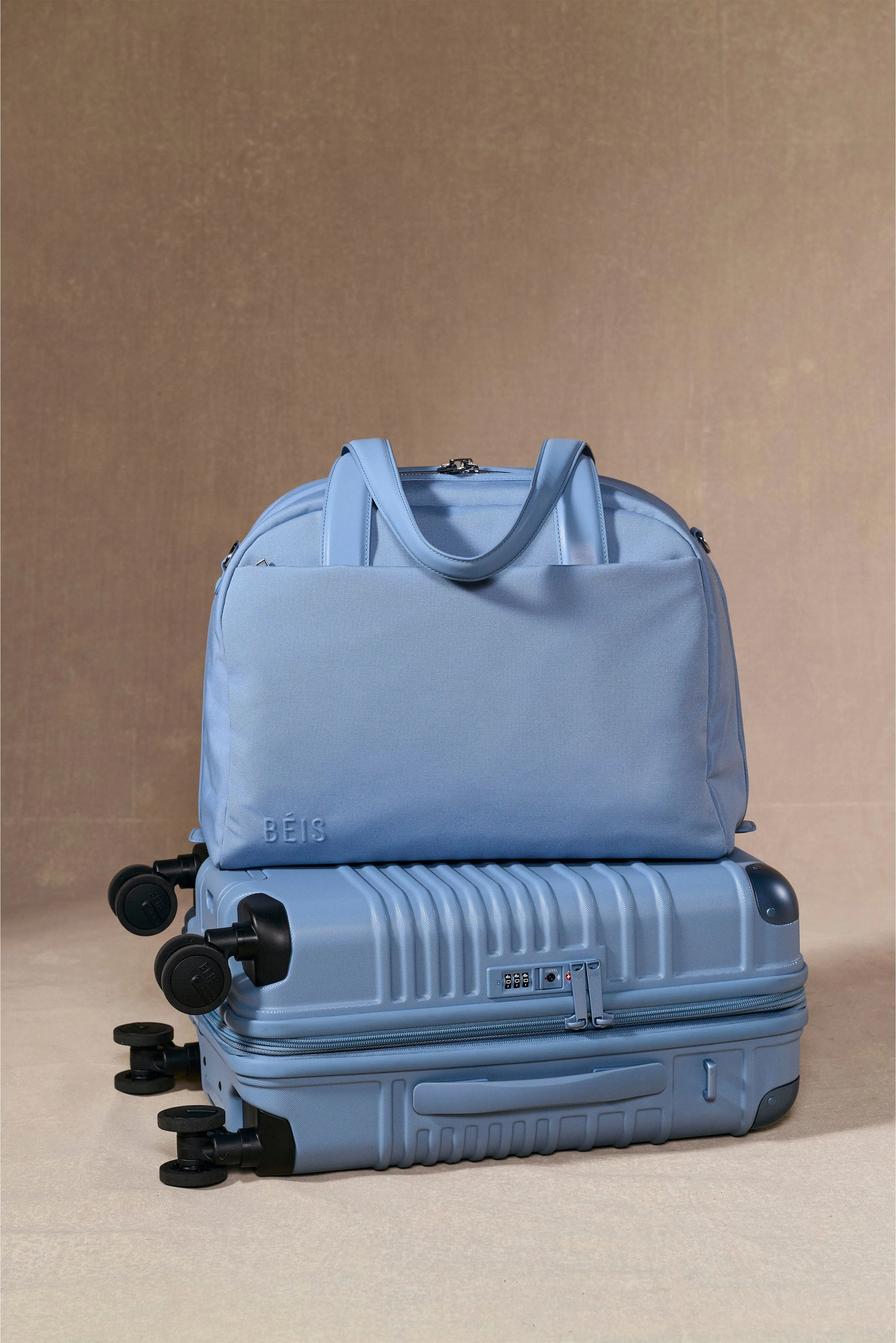 The Duffle in Dusty Blue sold by Beis product image thumbnail 4