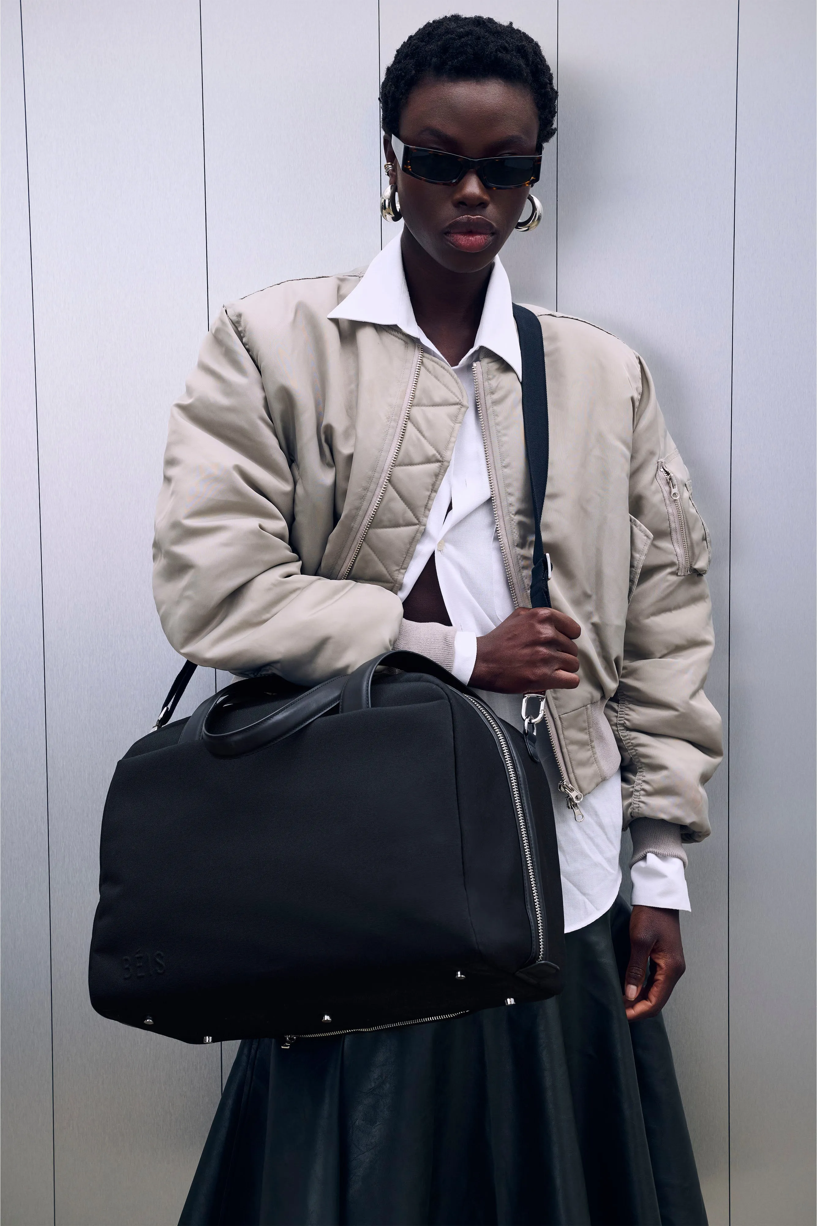 The Duffle in Black sold by Beis product image thumbnail 4