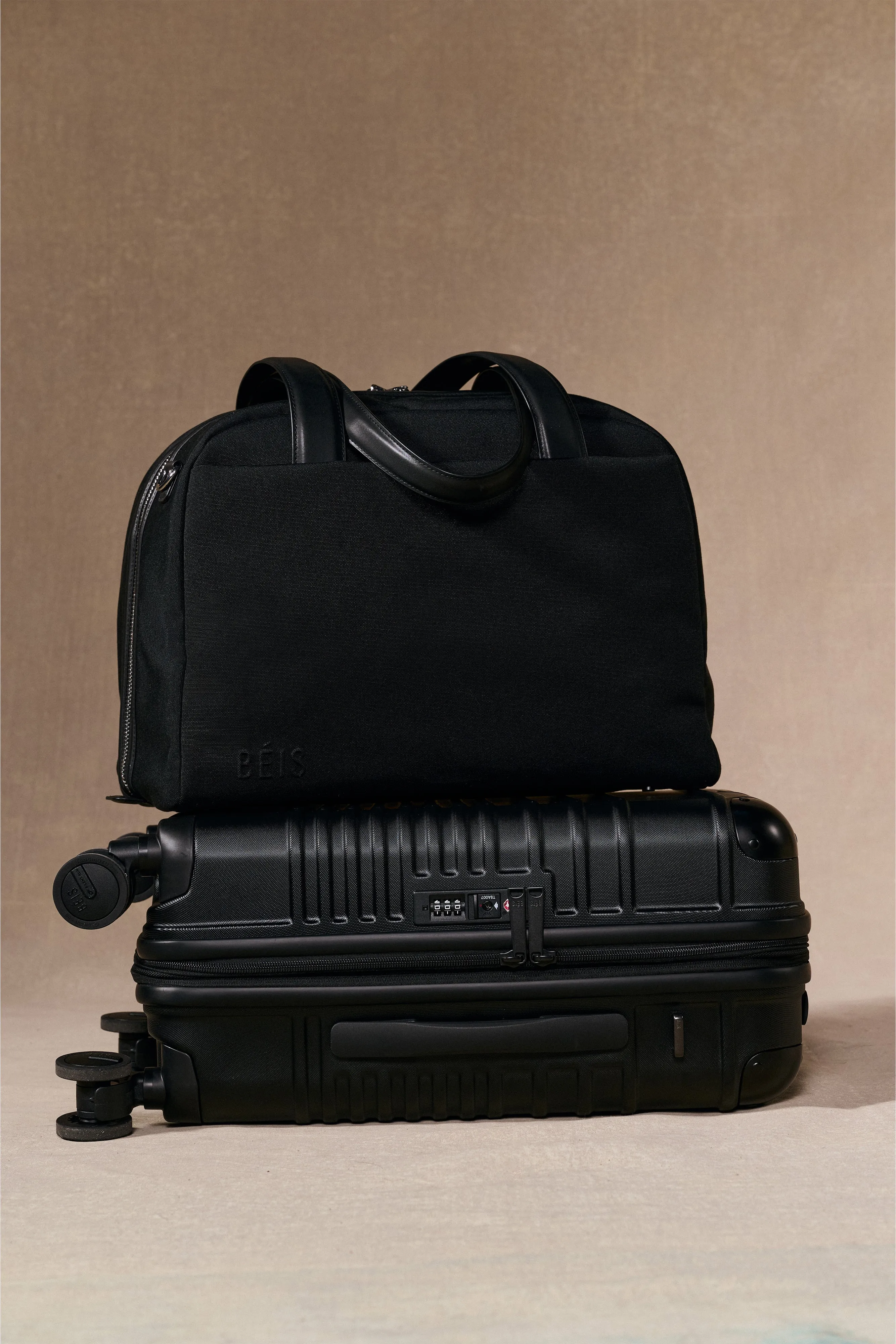 The Duffle in Black sold by Beis product image thumbnail 5