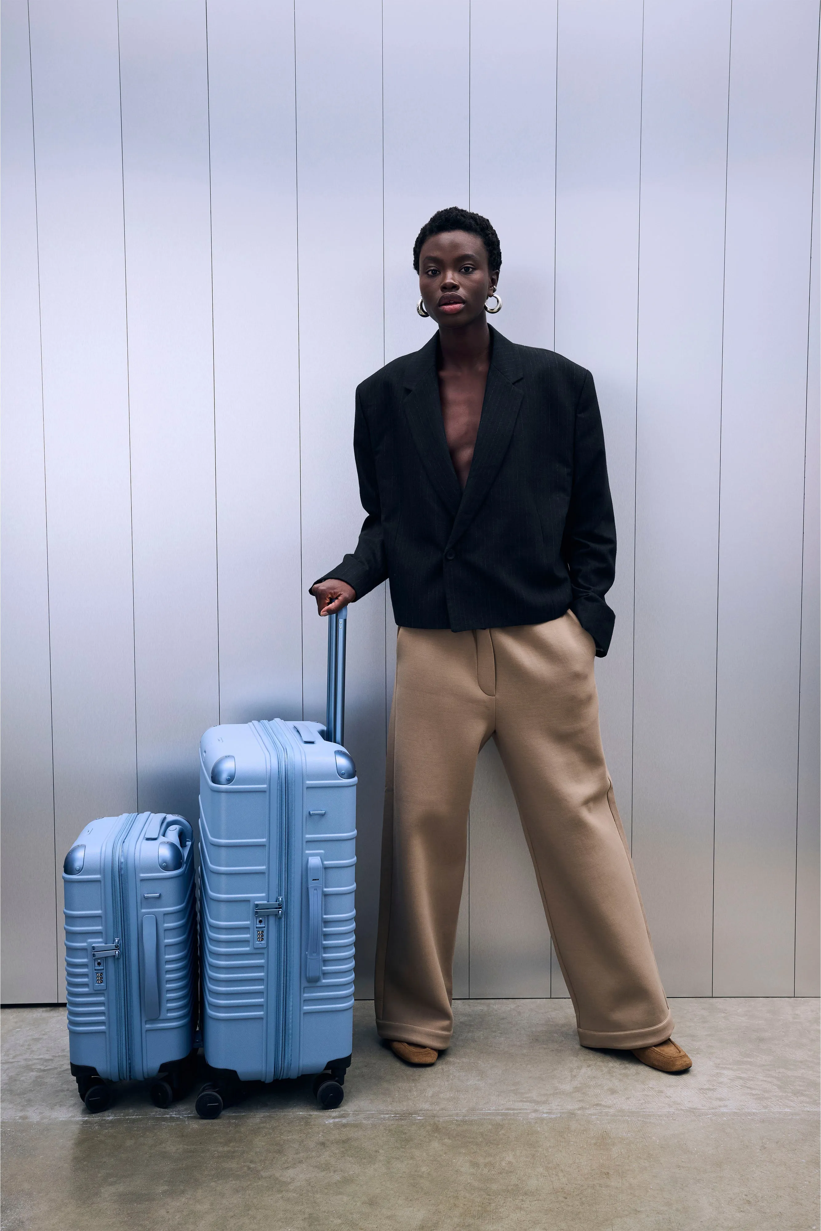 The Hybrid Carry-On Roller in Dusty Blue sold by Beis product image thumbnail 3