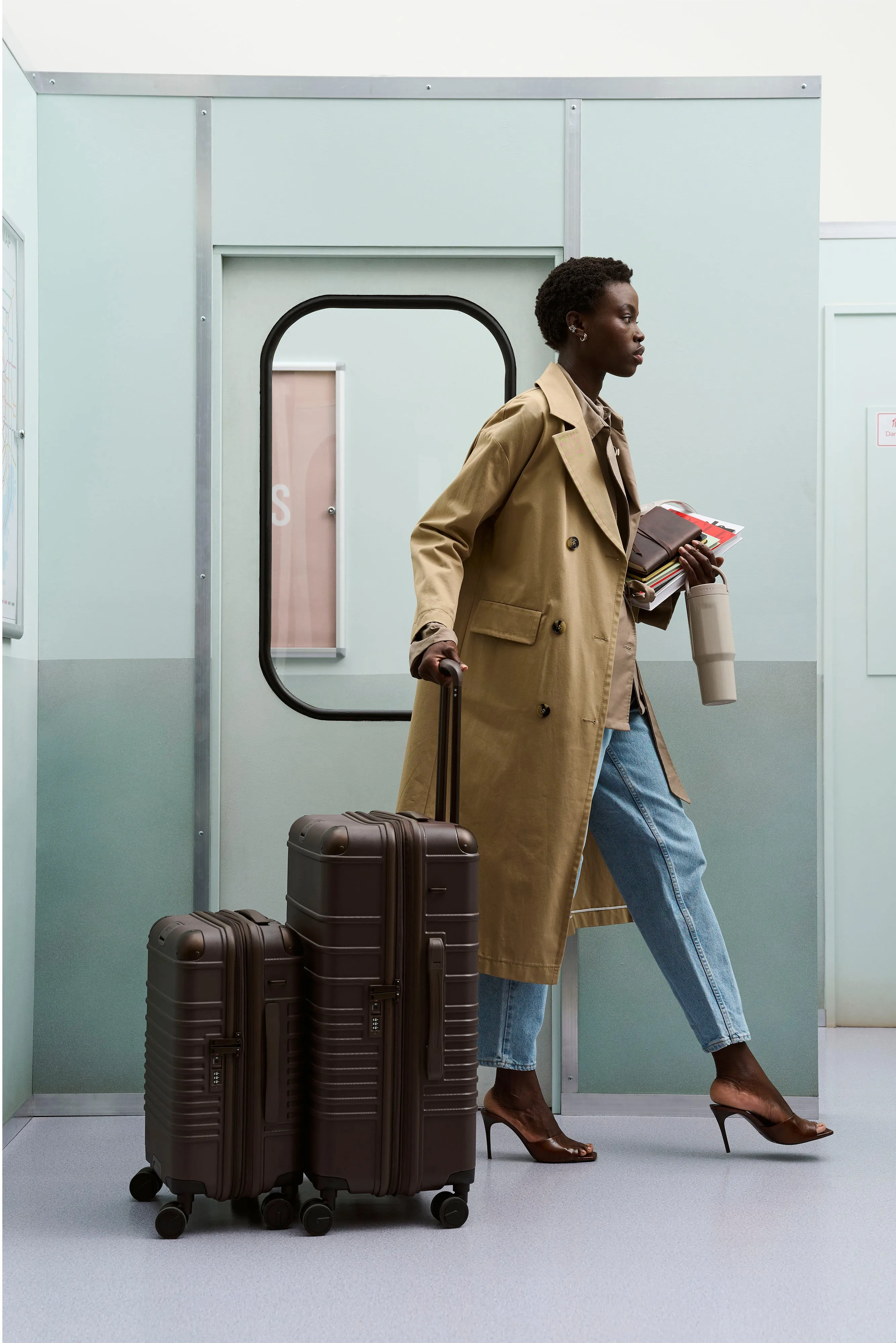 The Hybrid Carry-On Roller in Espresso sold by Beis product image thumbnail 3