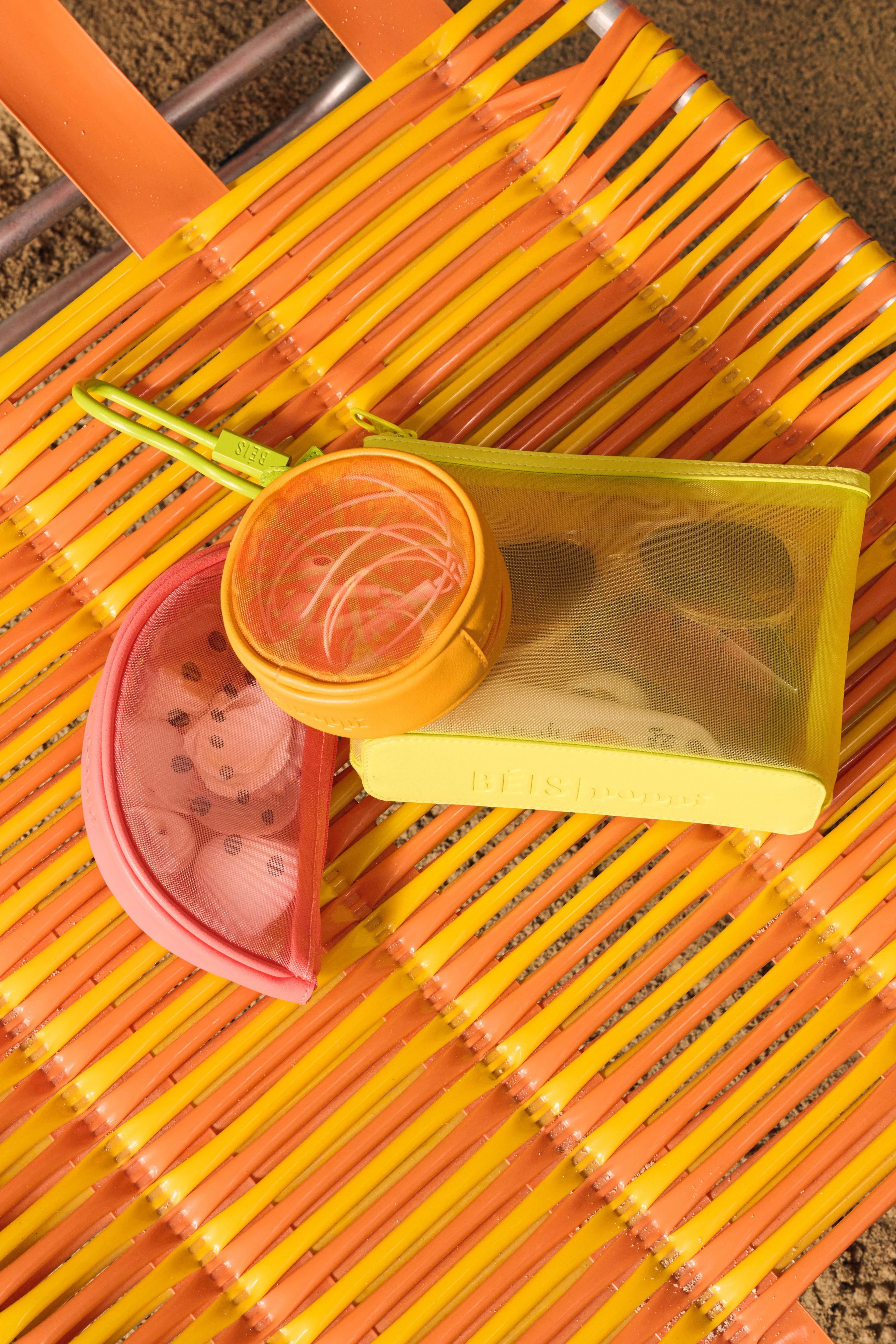BÉIS x poppi The Fruit Pouch Set in Juicy sold by Beis product image thumbnail 4