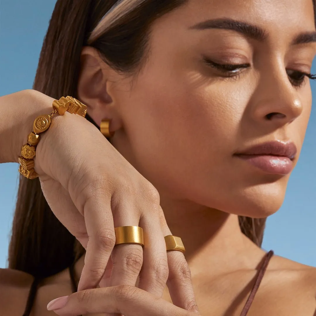 Lion Charm sold by 7879 product image thumbnail 2