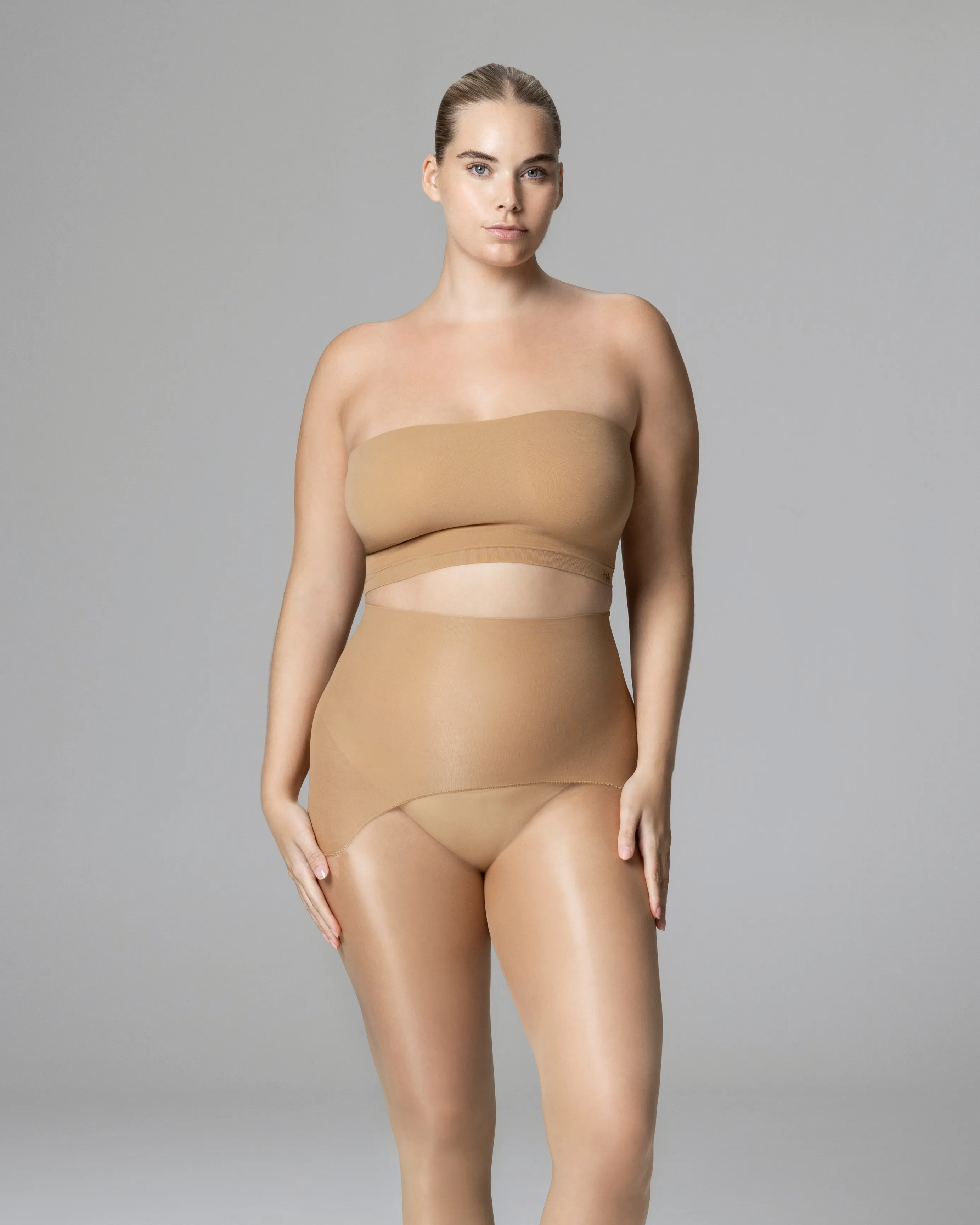 PLAY - FREE HUGGING SEAMLESS TIGHTS - GLOSS sold by Noosh product image thumbnail 2