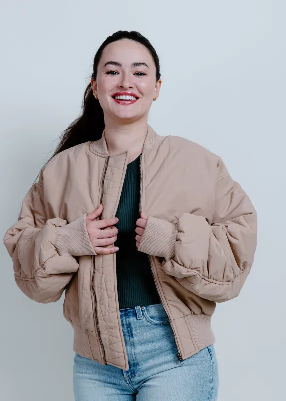 Harper Puffer Jacket - Beige made by HYFVE