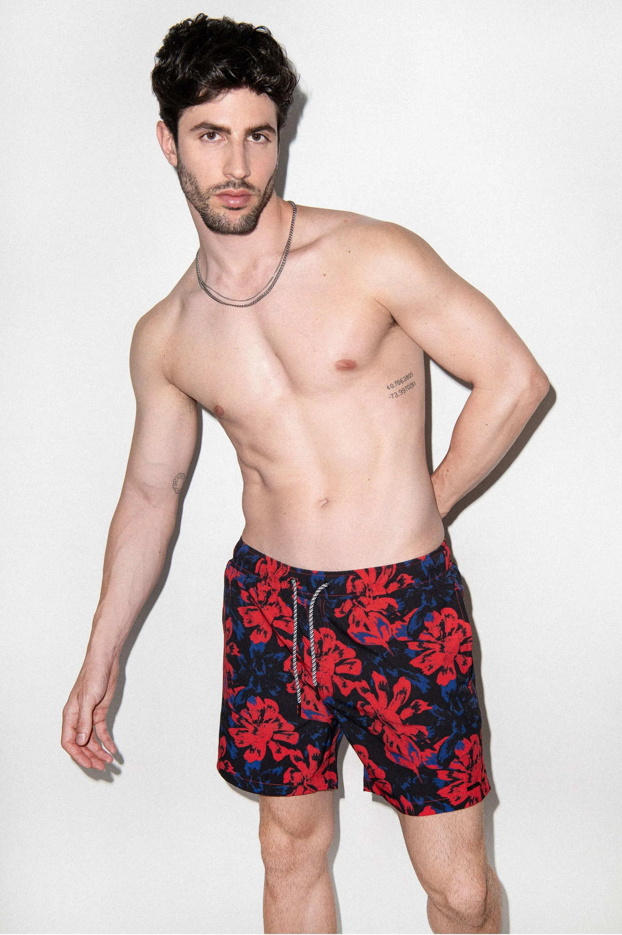 Tulum 5-Inch Swim Trunk Red Vintage Floral sold by Playaluxe product image thumbnail 2