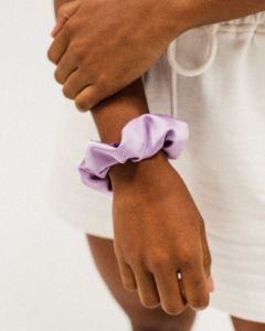 Scrunchies en soie sold by Girl Crush Gang