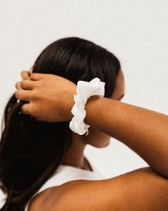 Scrunchies en soie sold by Girl Crush Gang