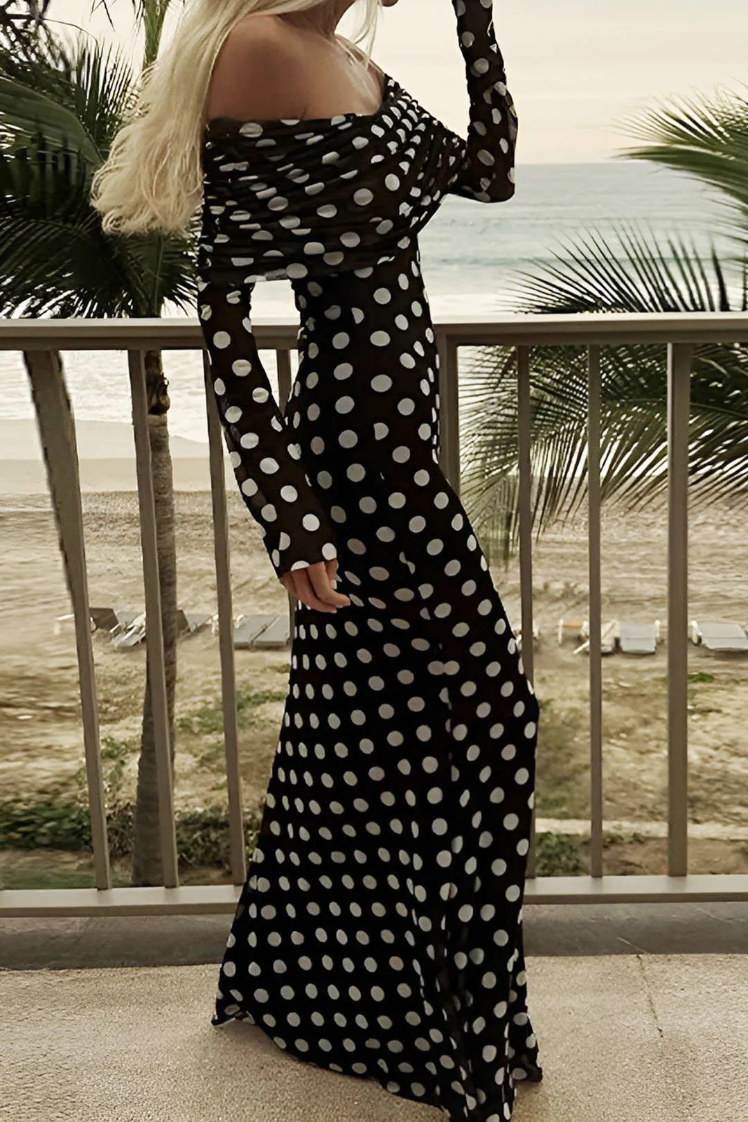 Polka Dot Print Off Shoulder Maxikjole sold by Micas product image thumbnail 3