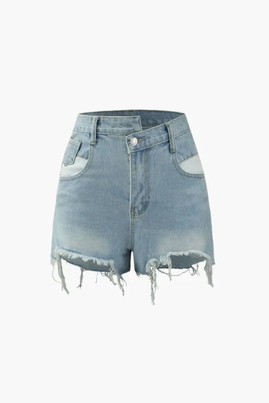Asymmetrisk flosset denimshorts sold by Micas