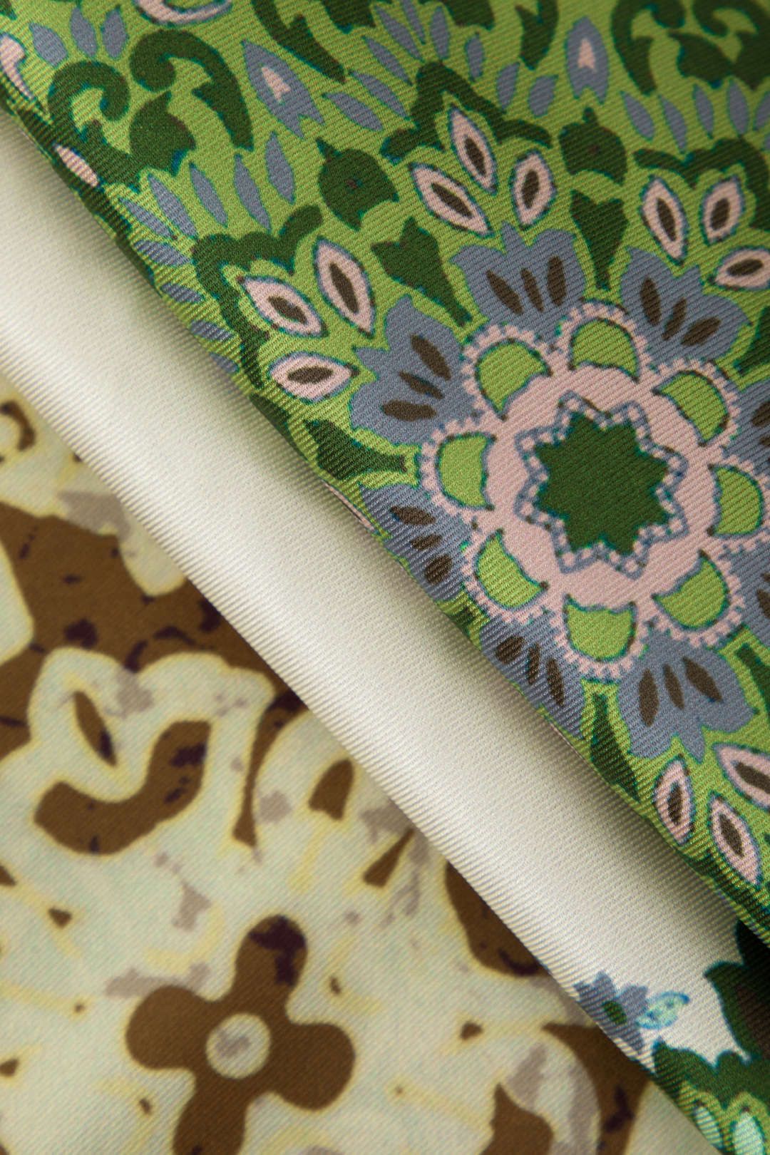 Graphic Print Pleated Wide Leg Pants sold by Micas product image thumbnail 5