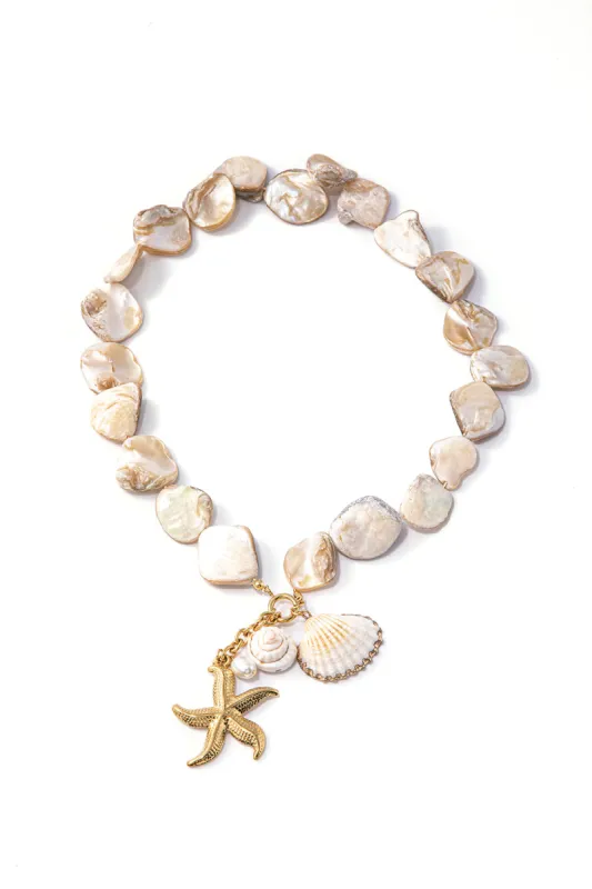 Shell Starfish Charm halskæde sold by Micas