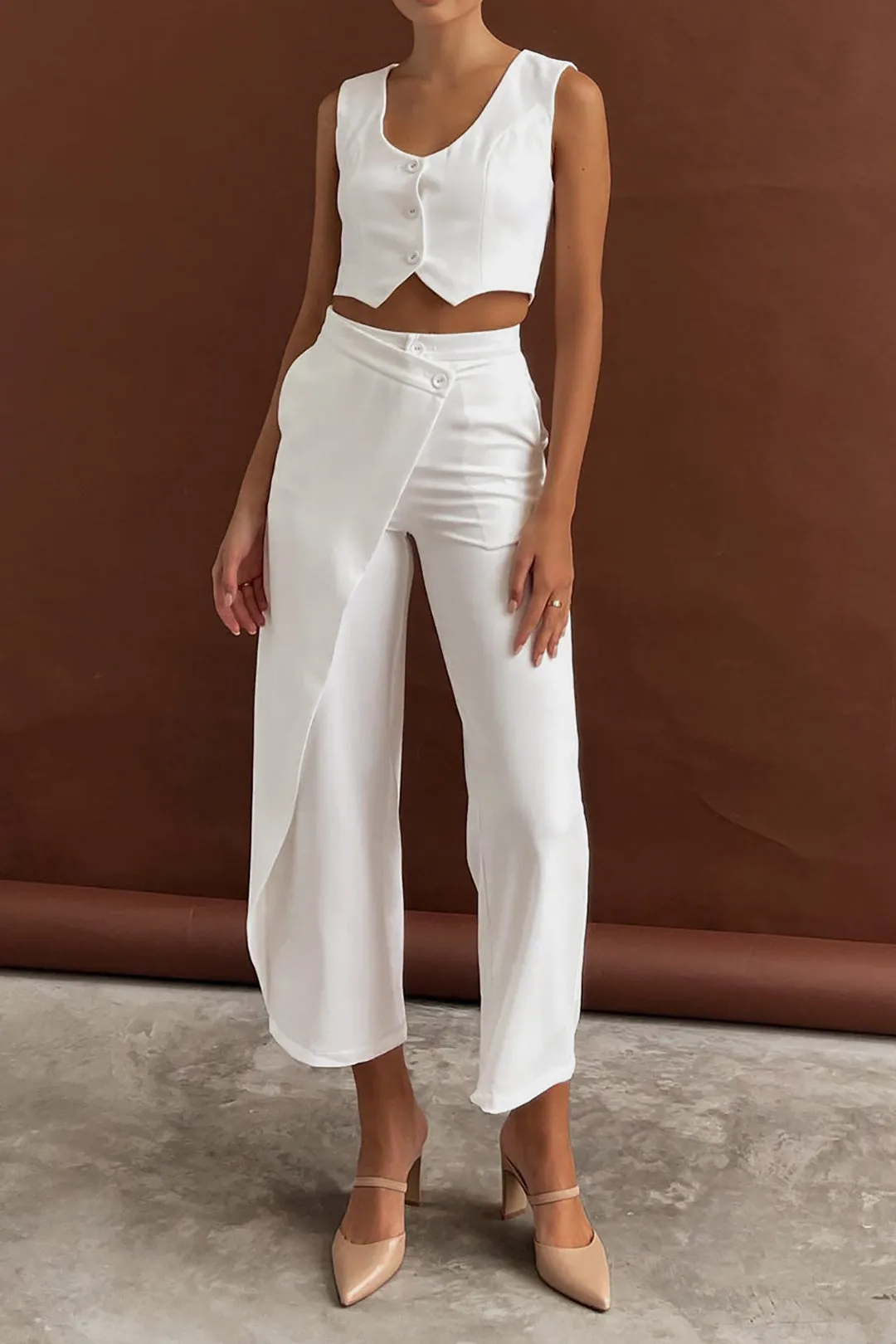 Solid Button Up Crop Vest og asymmetrisk buksesæt sold by Micas product image thumbnail 4