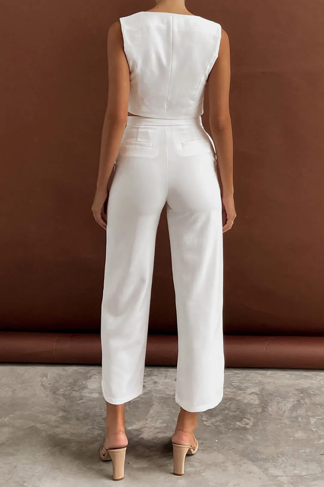 Solid Button Up Crop Vest og asymmetrisk buksesæt sold by Micas product image thumbnail 3