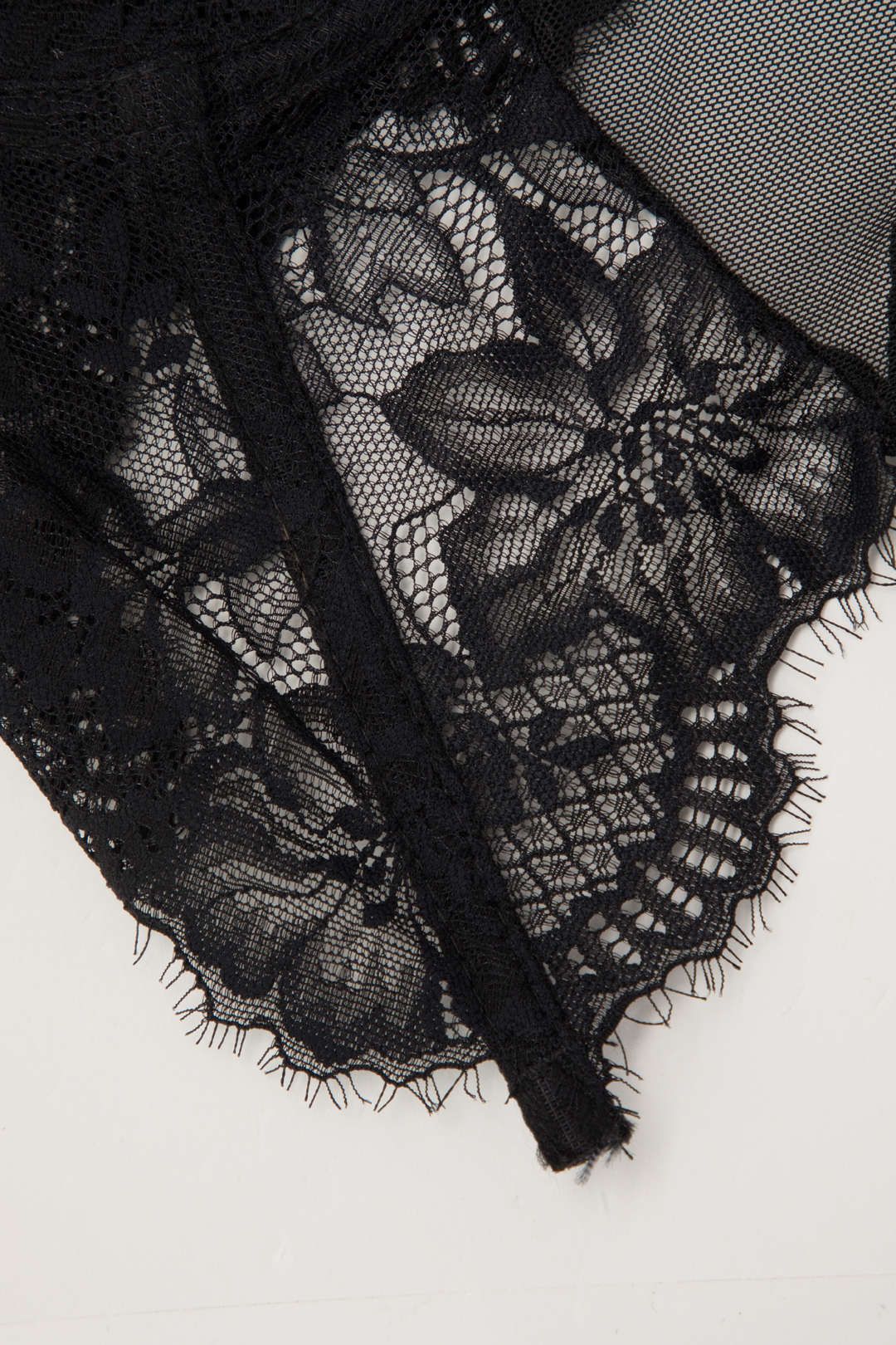 Floral Lace Crop Cami Top sold by Micas product image thumbnail 3