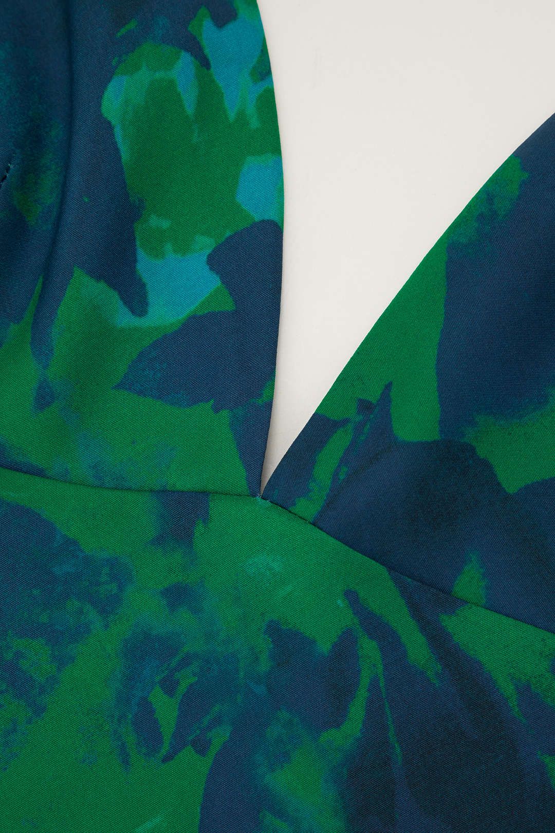 Floral Print V-neck Backless Maxi Dress sold by Micas product image thumbnail 3
