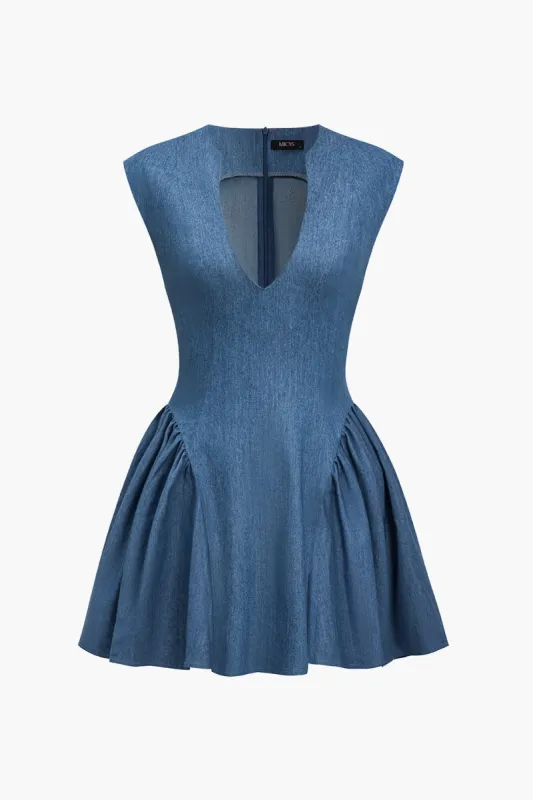 Solid Ruched V-hals Denim Kjole sold by Micas