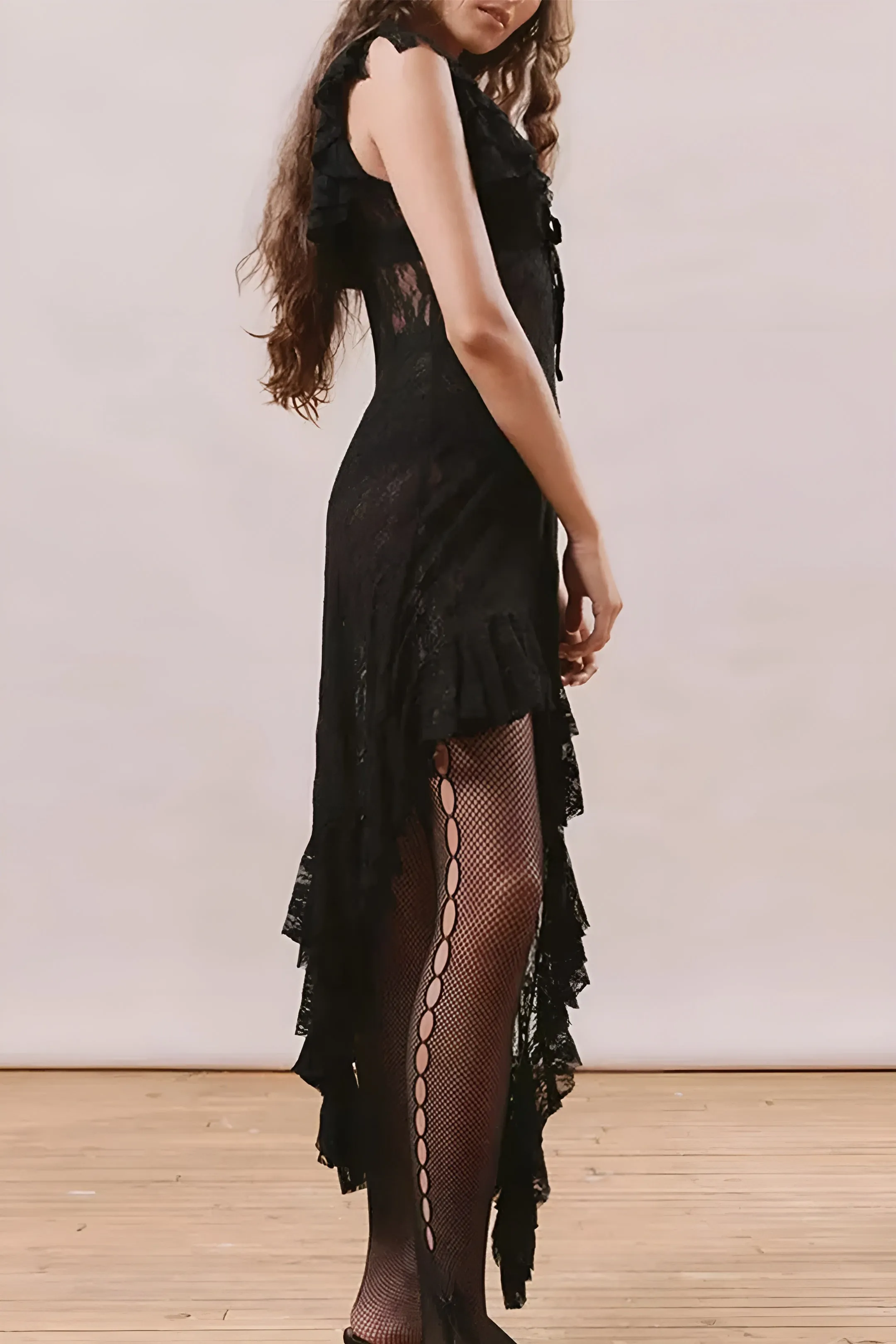 Asymmetrisk midikjole med blonder sold by Micas product image thumbnail 2