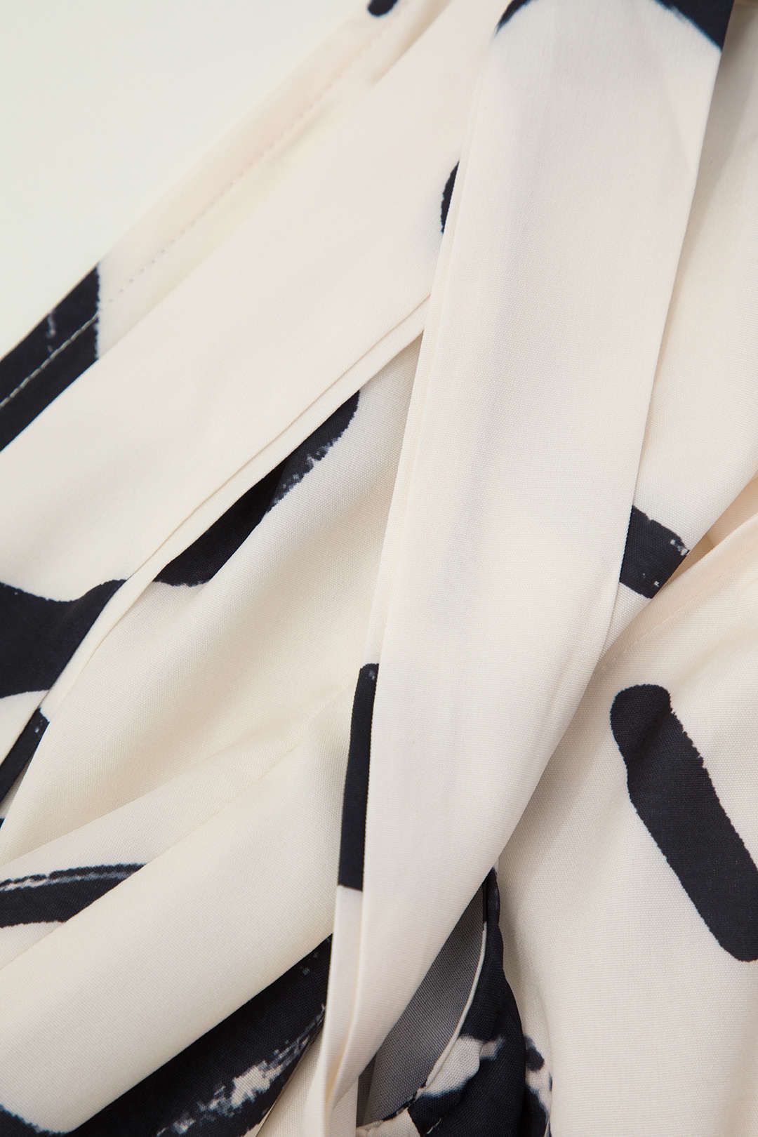 Line Print Halter Wide Leg Jumpsuit sold by Micas product image thumbnail 5