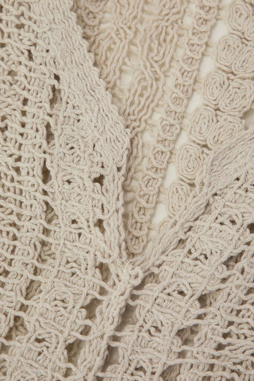 V-neck Crochet Knit Sleeveless Top sold by Micas product image thumbnail 3