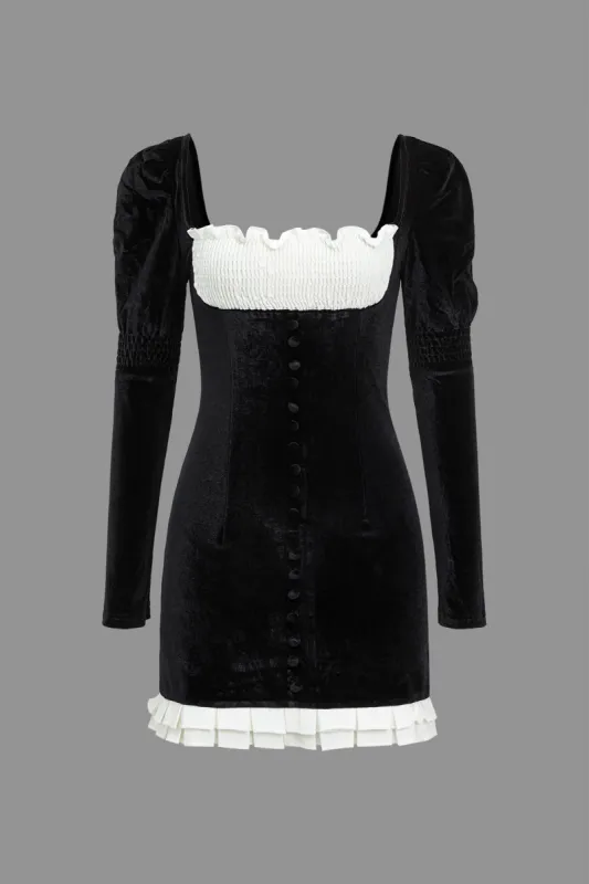 Kontrast fløjlsknap asymmetrisk mini kjole sold by Micas