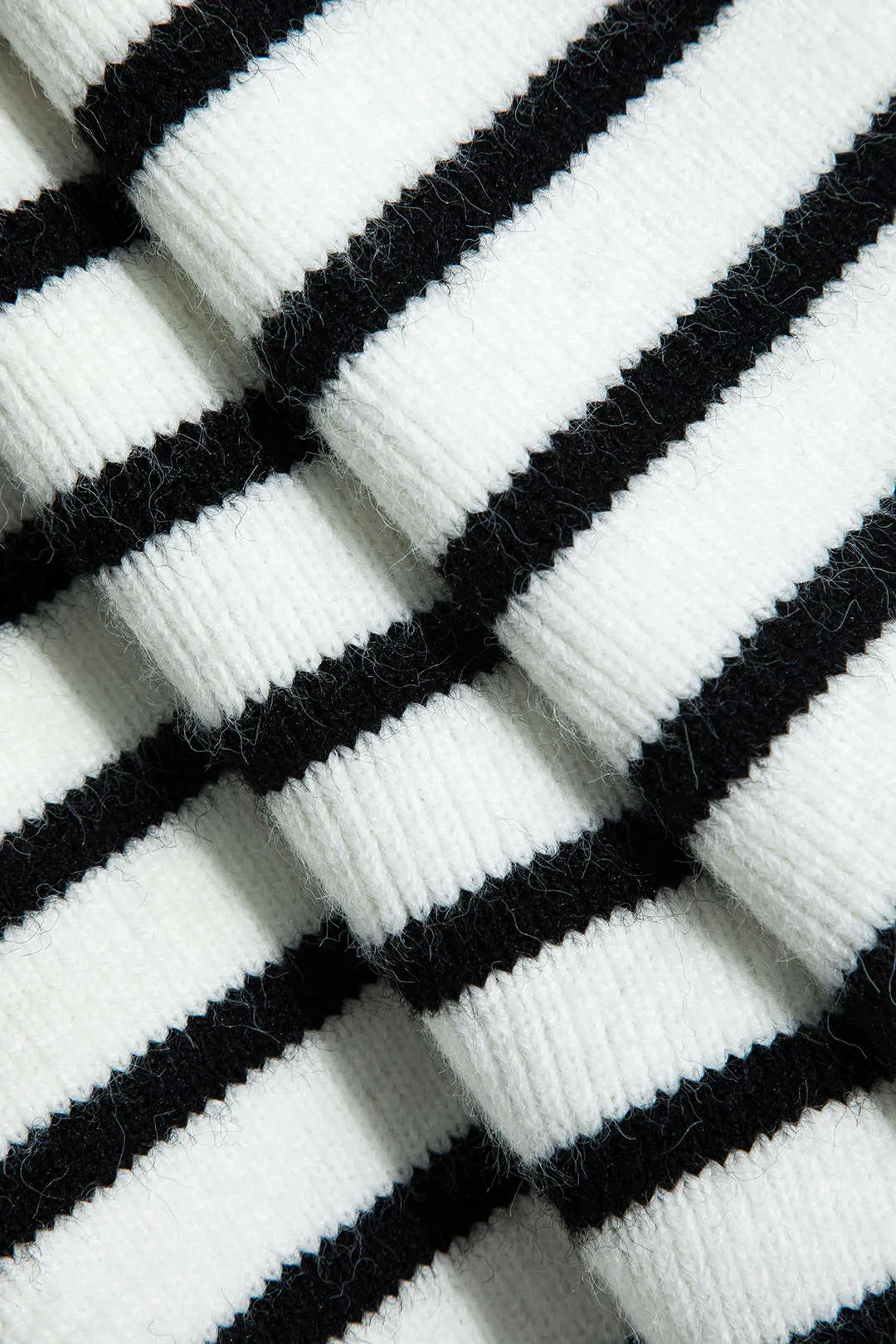 Stripe Print Knit Shorts sold by Micas product image thumbnail 3