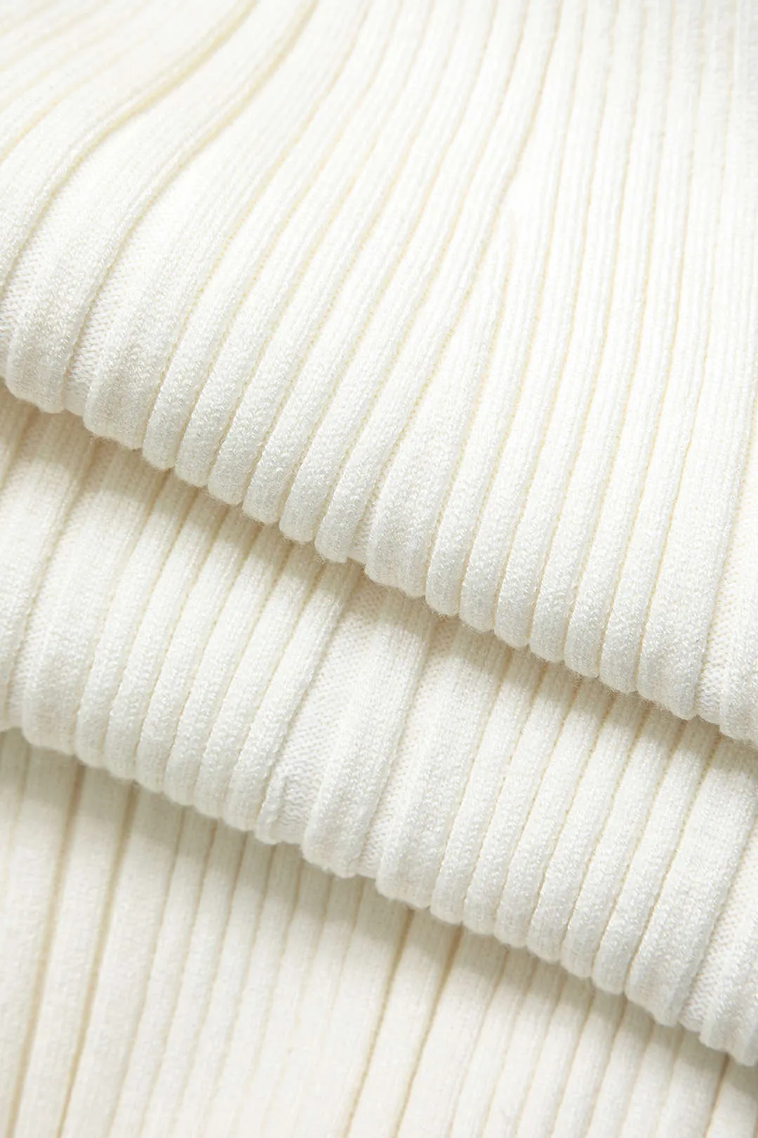 Kontrast klokkeærmet strik midikjole sold by Micas product image thumbnail 5