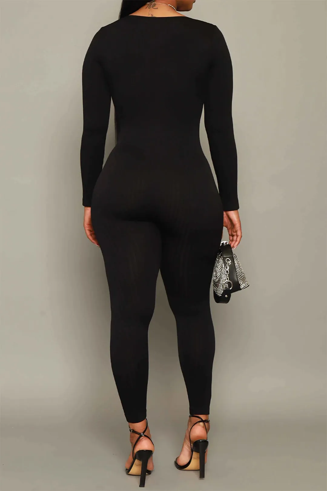 Plus størrelse solid lynlås langærmet jumpsuit sold by Micas product image thumbnail 2