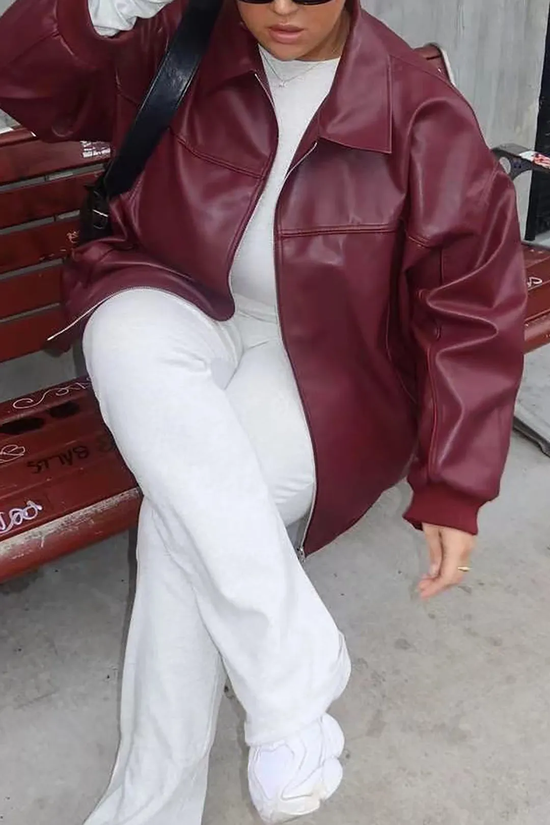 Plus Size lynlåsjakke i imiteret læder sold by Micas