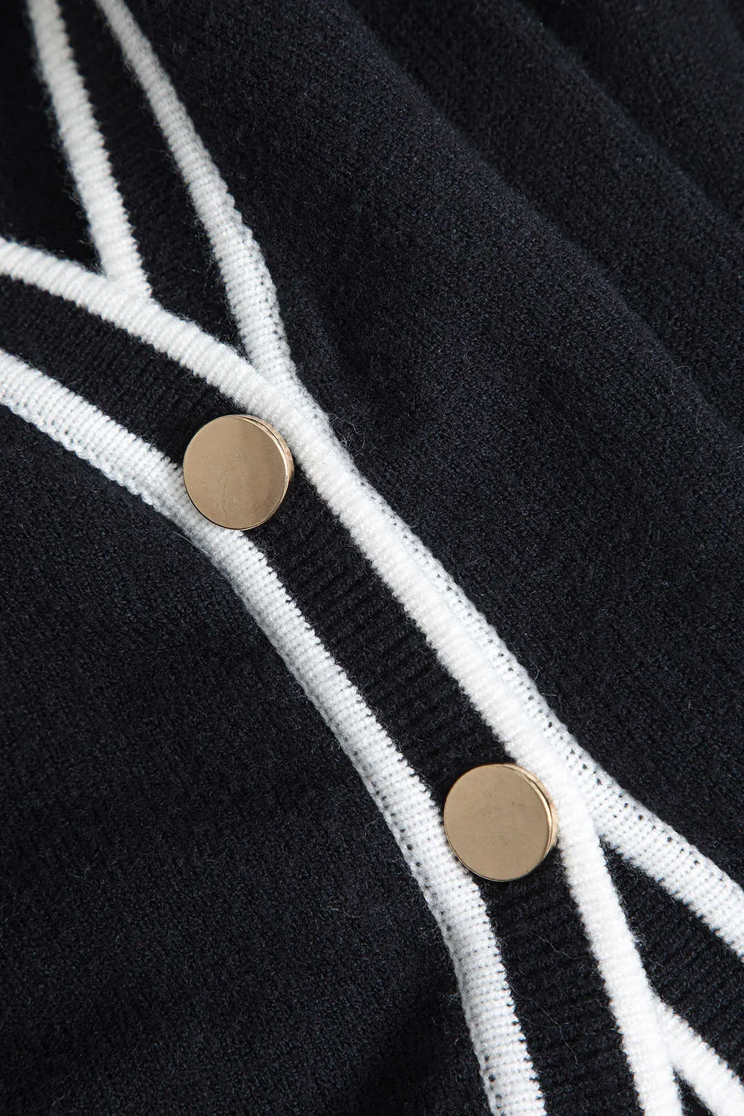 Solid sweater med knap og langærmet top sold by Micas product image thumbnail 3