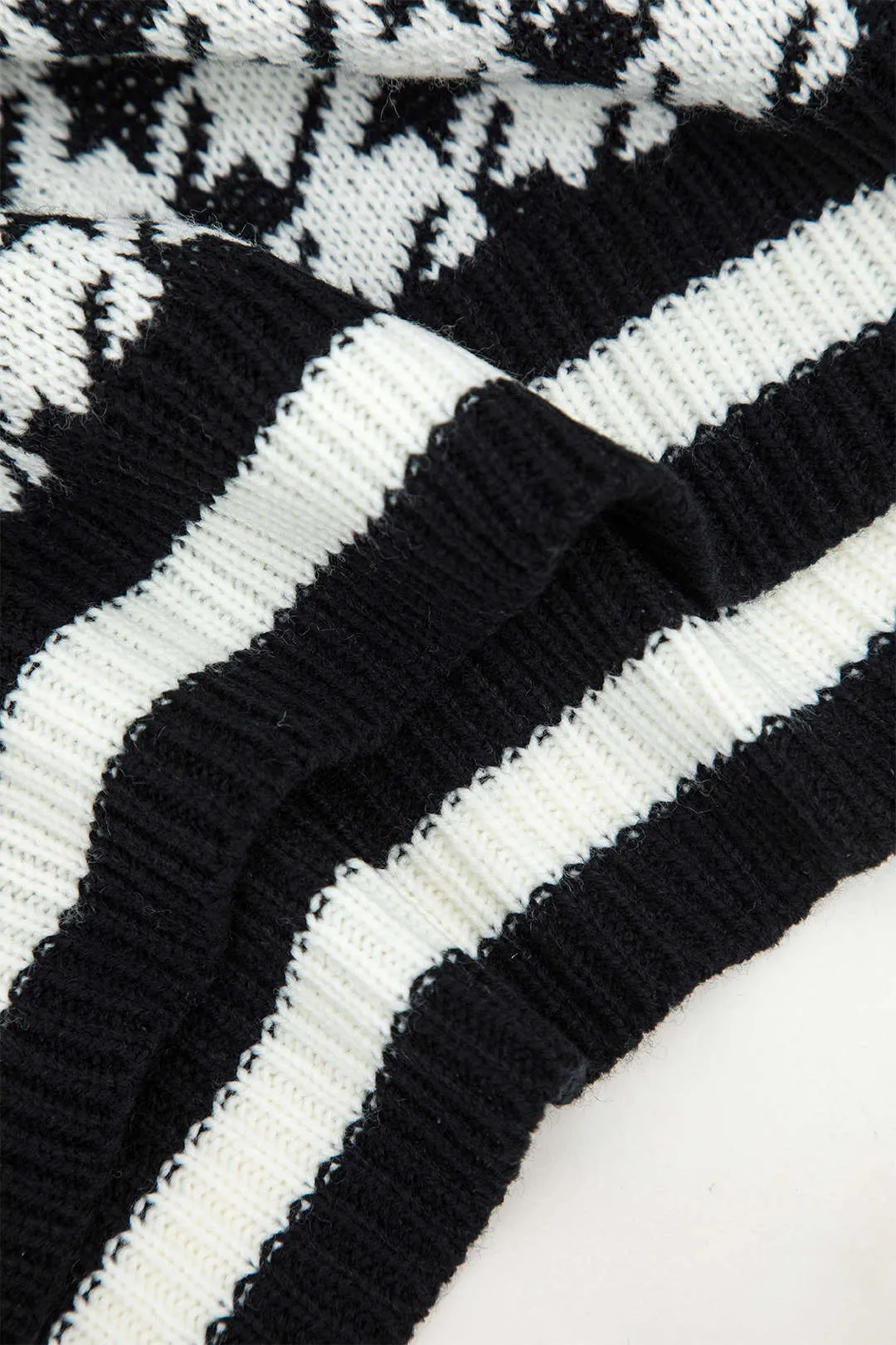 Plus Size Houndstooth Print Knit Vest sold by Micas product image thumbnail 5