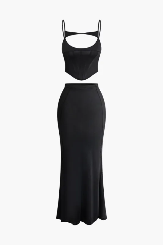 Udskåret korsettop og nederdelsæt sold by Micas