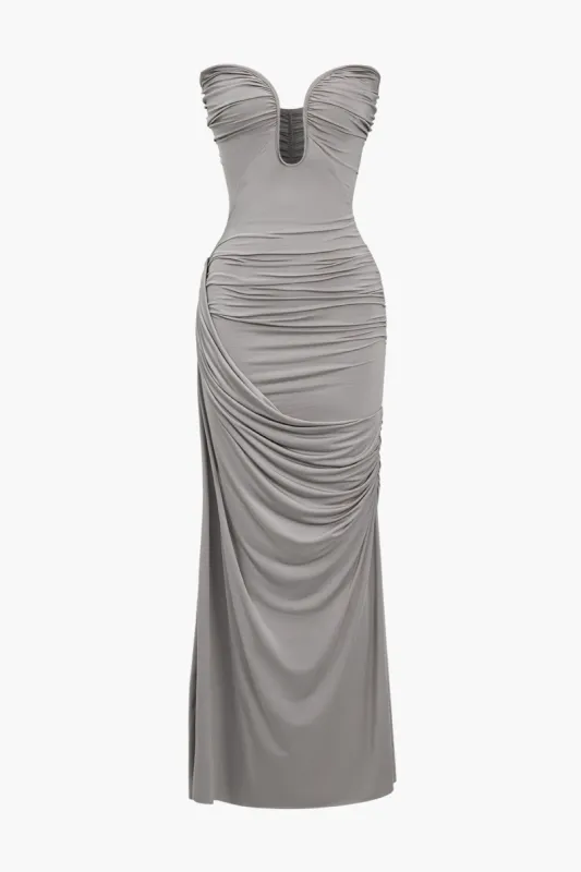 Solid stropløs ruched maxi kjole sold by Micas