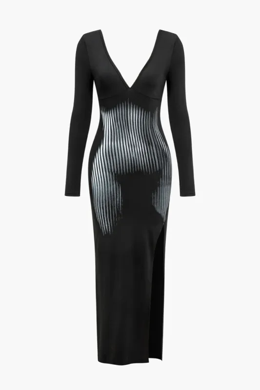 Langærmet V-hals midikjole sold by Micas