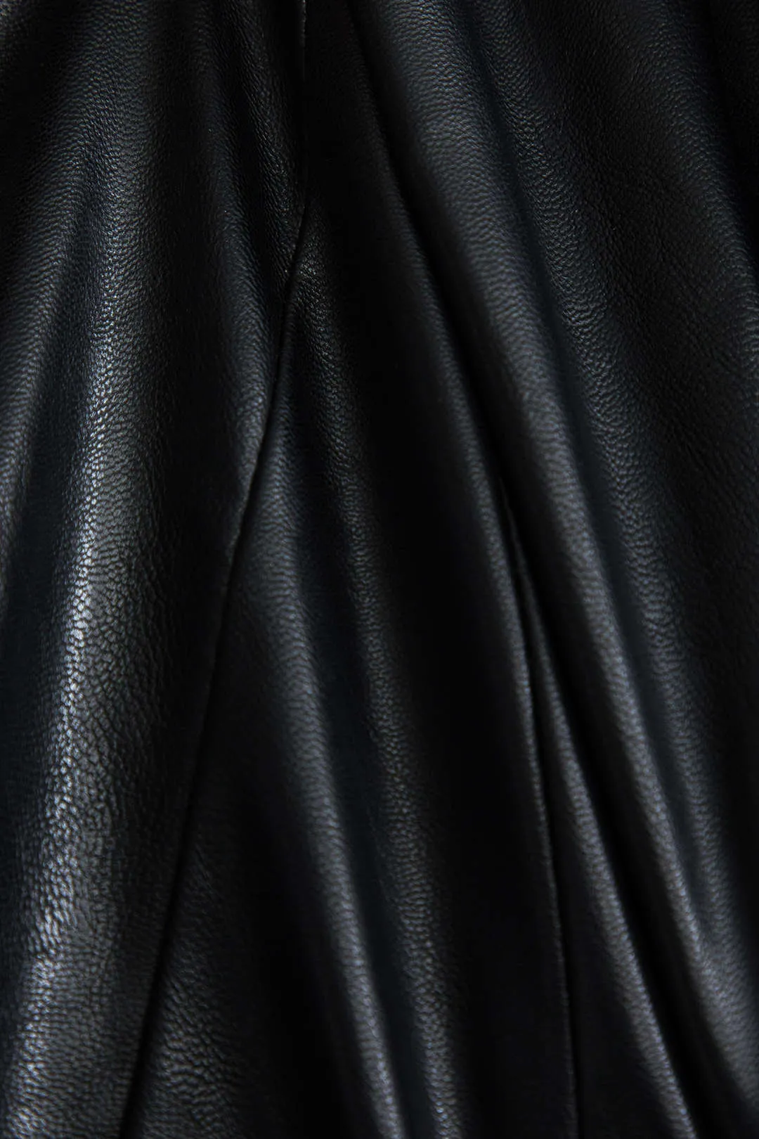 Ruched nederdel i solidt imiteret læder sold by Micas product image thumbnail 3