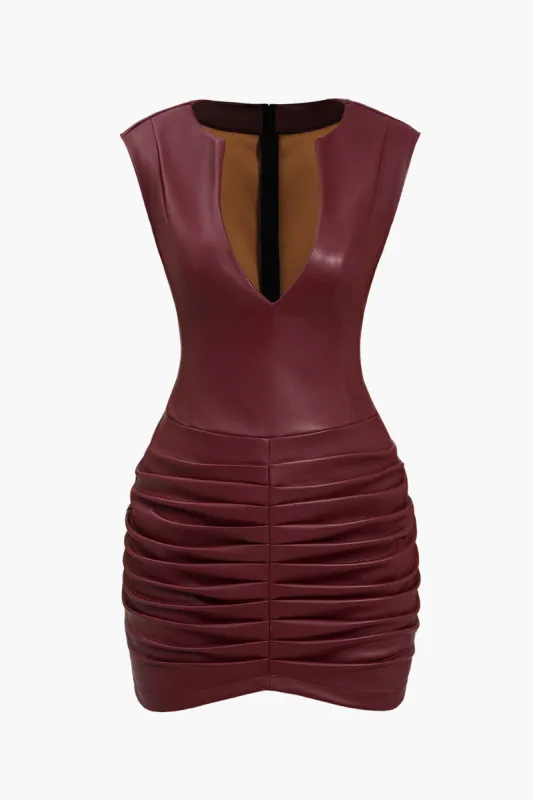 Ruched faux læder V-hals bodycon mini kjole sold by Micas