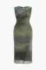 Plus størrelse ombre print ruched maxi kjole sold by Micas