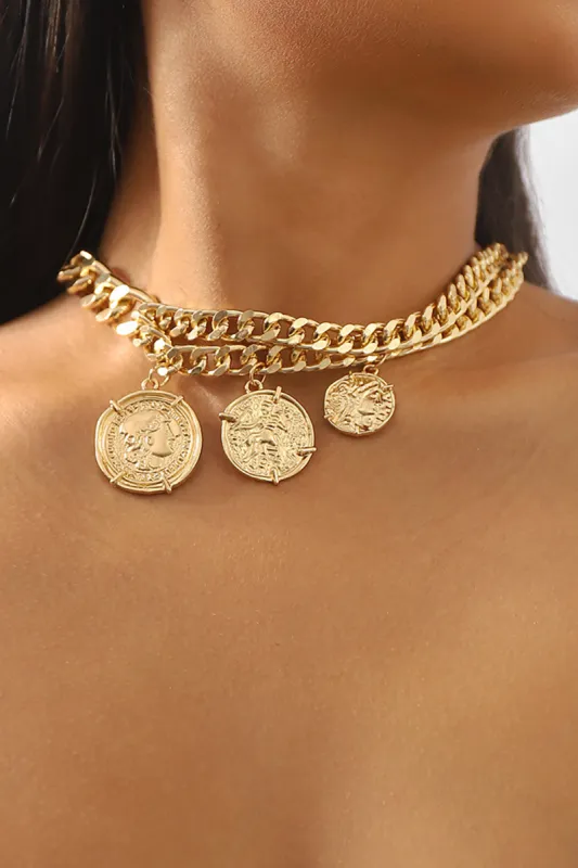 Metal rund vedhæng halskæde sold by Micas