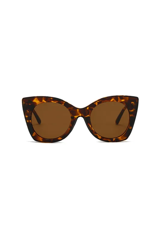 Oversize Cat-Eye solbriller sold by Micas