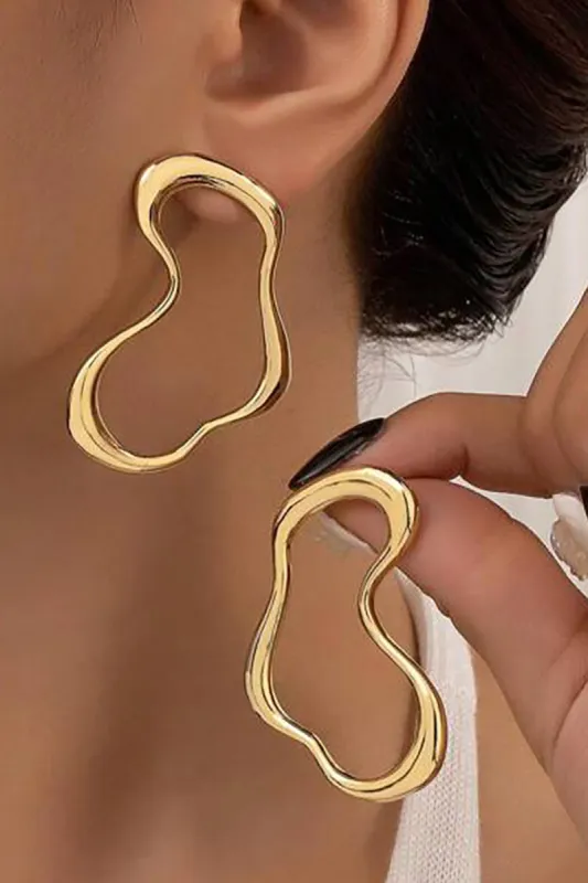 Øreringe med uregelmæssige linjer sold by Micas