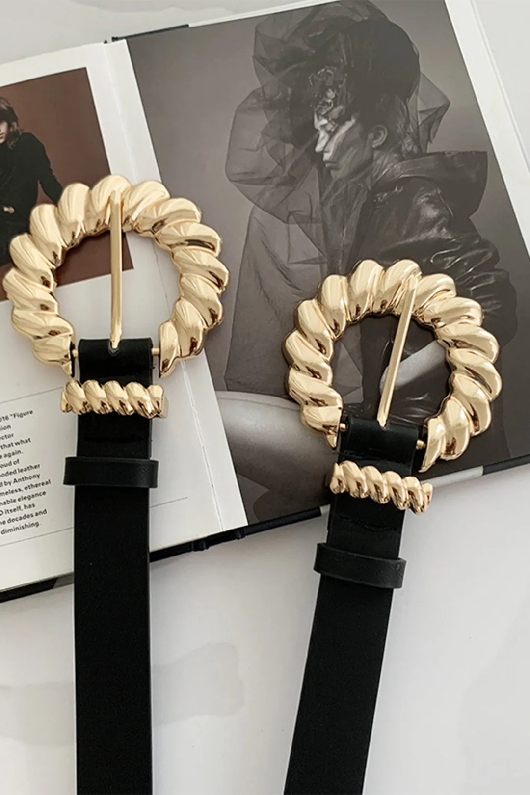 Stort spænde bælte sold by Micas