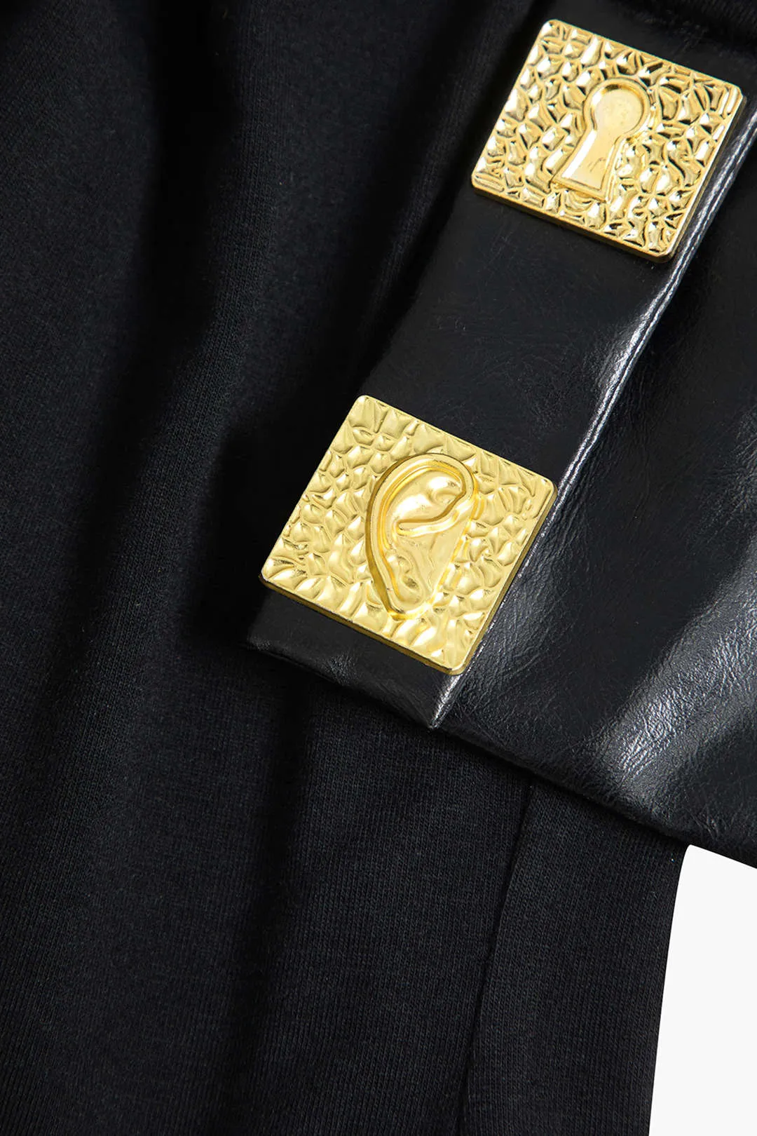 Imiteret læder patchwork-bodysuit med knap sold by Micas product image thumbnail 4