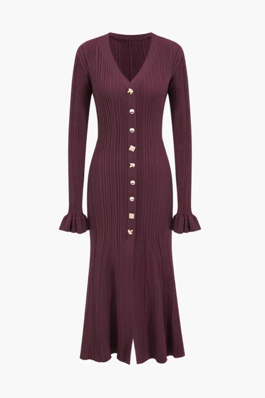 V-halset strikkjole sold by Micas